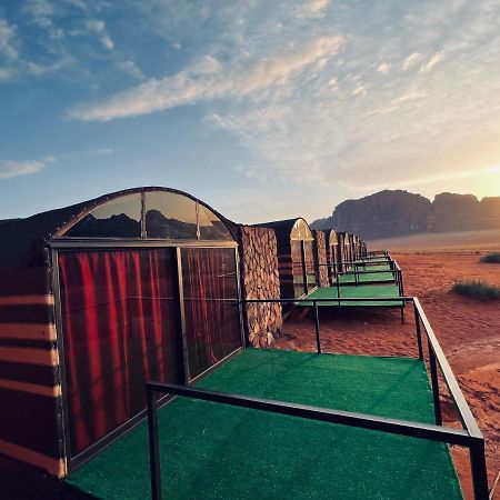 Wadi Rum Shooting Stars Camp Exteriér fotografie
