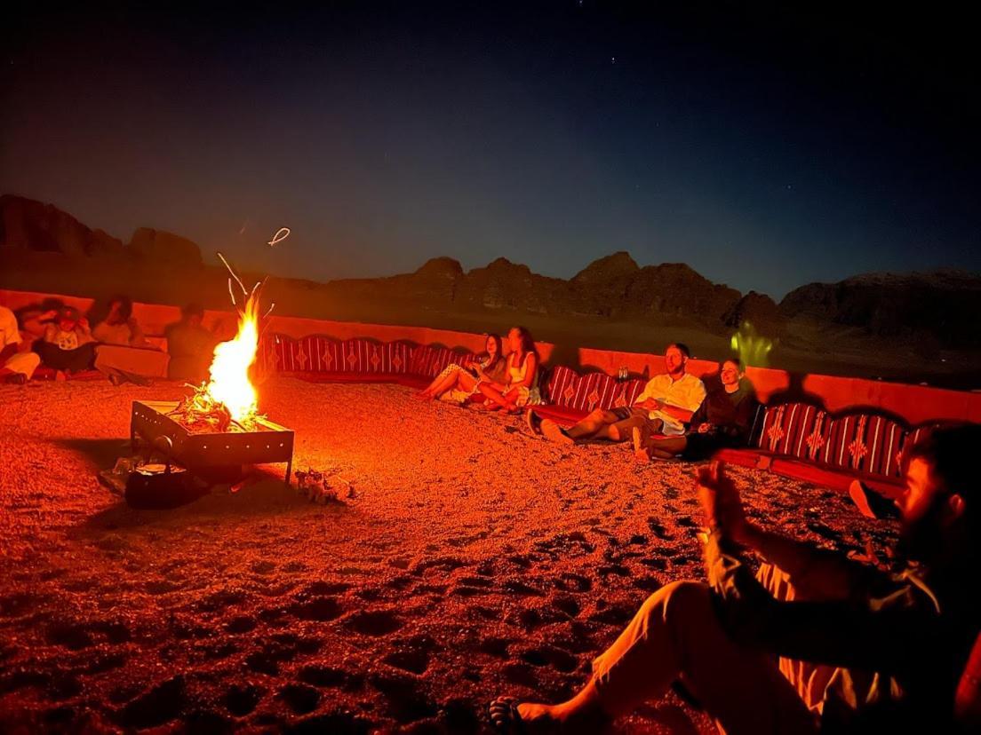 Wadi Rum Shooting Stars Camp Exteriér fotografie